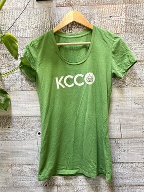 3/$30 | The Chive | KCCO Logo Short-Sleeved Tee - Women's L, Green